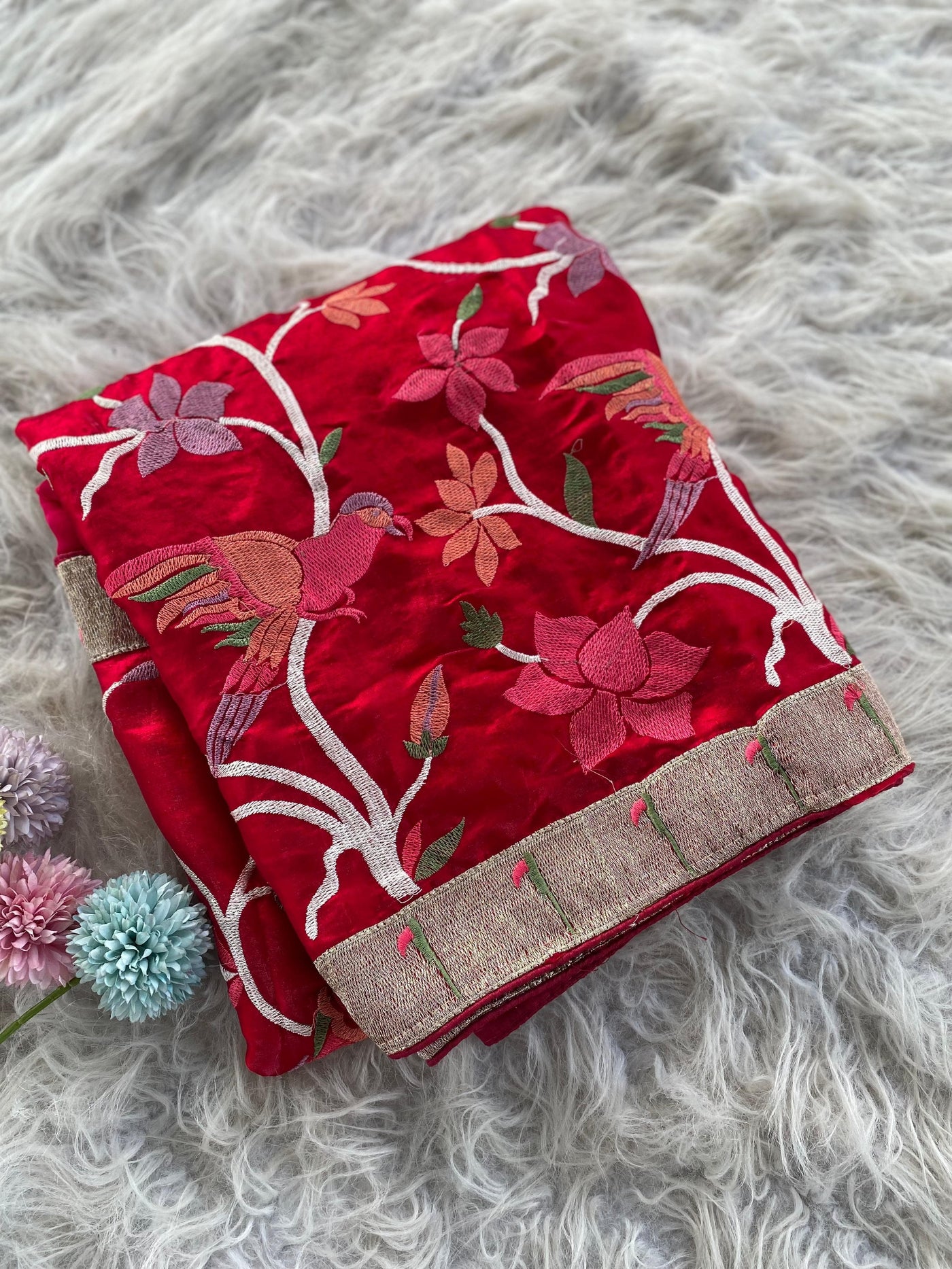 Soft Space Silk Saree With Colorful Thread Work And Muniya Border