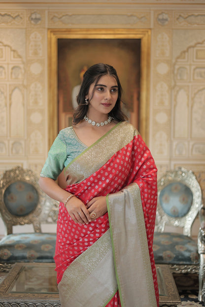 Classic Kanjivaram Silk Saree with Rich Zari Weaving