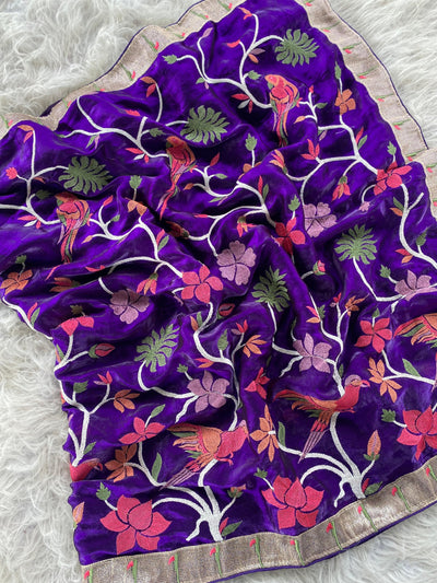 Soft Space Silk Saree With Colorful Thread Work And Muniya Border