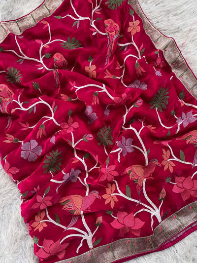 Soft Space Silk Saree With Colorful Thread Work And Muniya Border