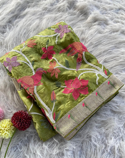 Soft Space Silk Saree With Colorful Thread Work And Muniya Border