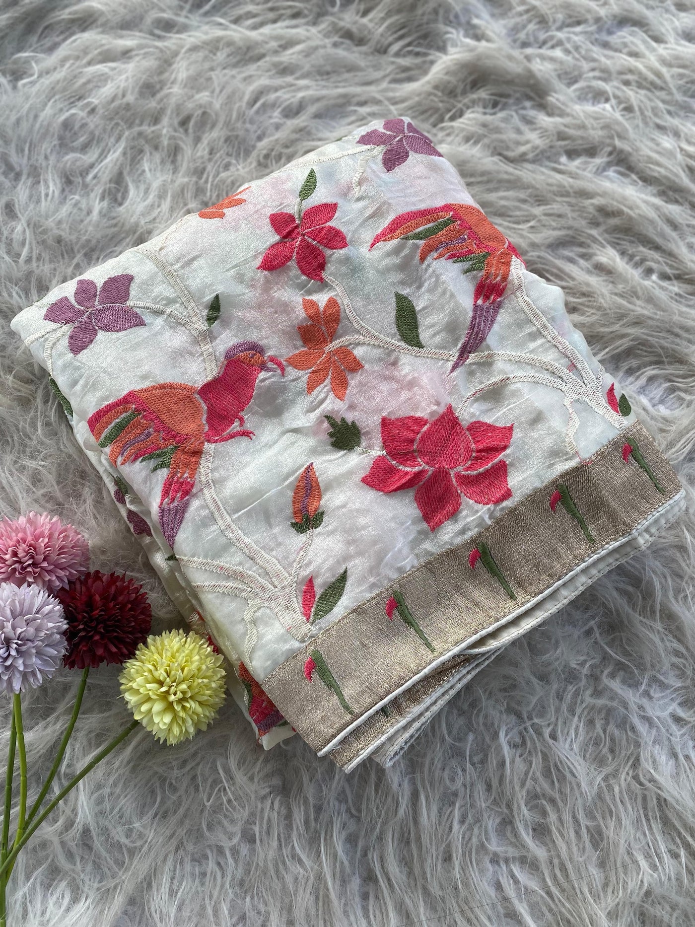 Soft Space Silk Saree With Colorful Thread Work And Muniya Border