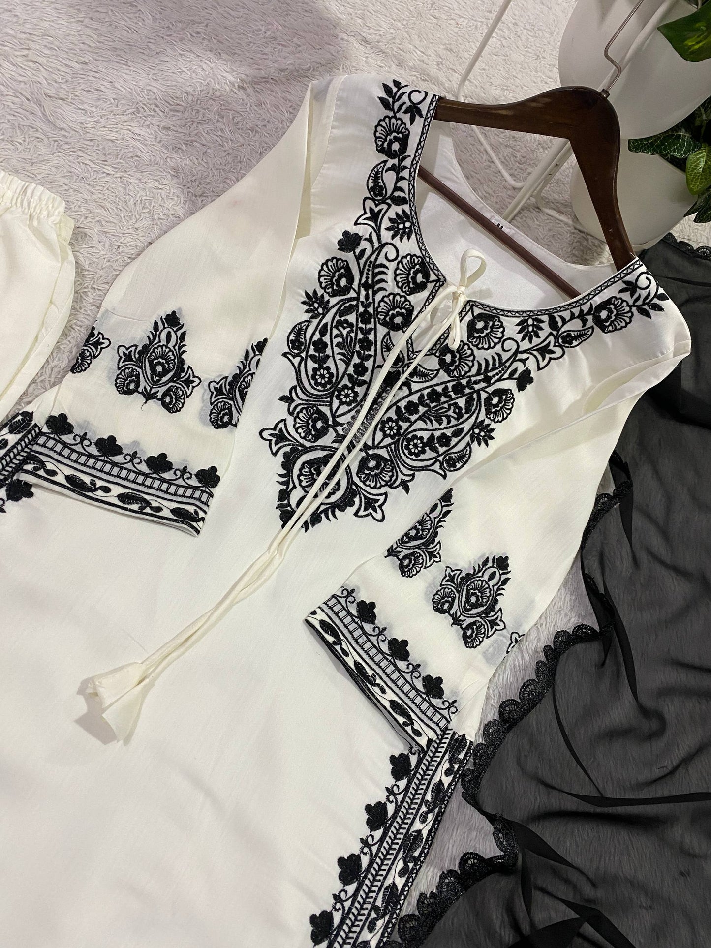 White Embroidery Kurti With Black Dupatta And Pants