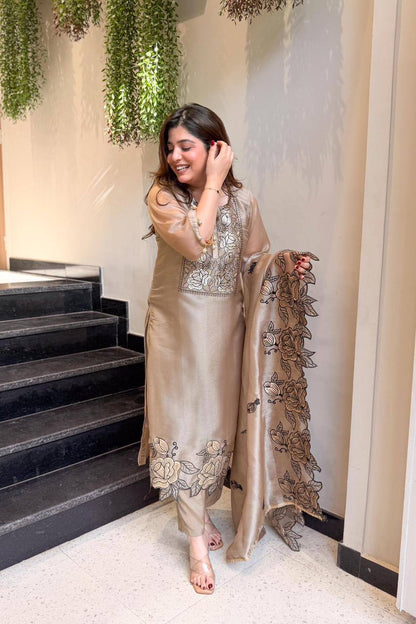 Embroidered Straight Kurta Set With Cutwork Dupatta