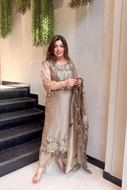 Embroidered Straight Kurta Set With Cutwork Dupatta