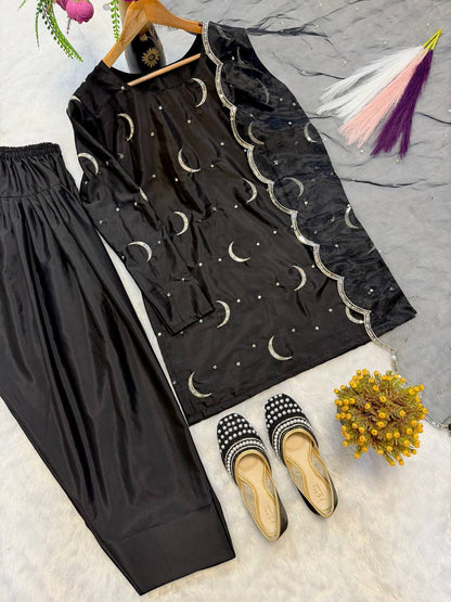 Black Farshi Suit Set With Moon Embroidery And Dupatta
