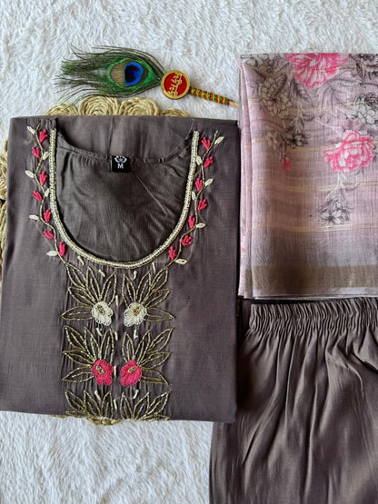 Grey Embroidered Floral Kurti With Pink Floral Printed Dupatta