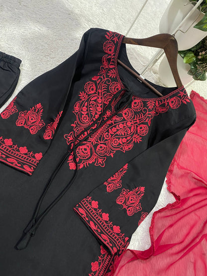 Black Embroidery Kurti With Red Dupatta And Black Pants