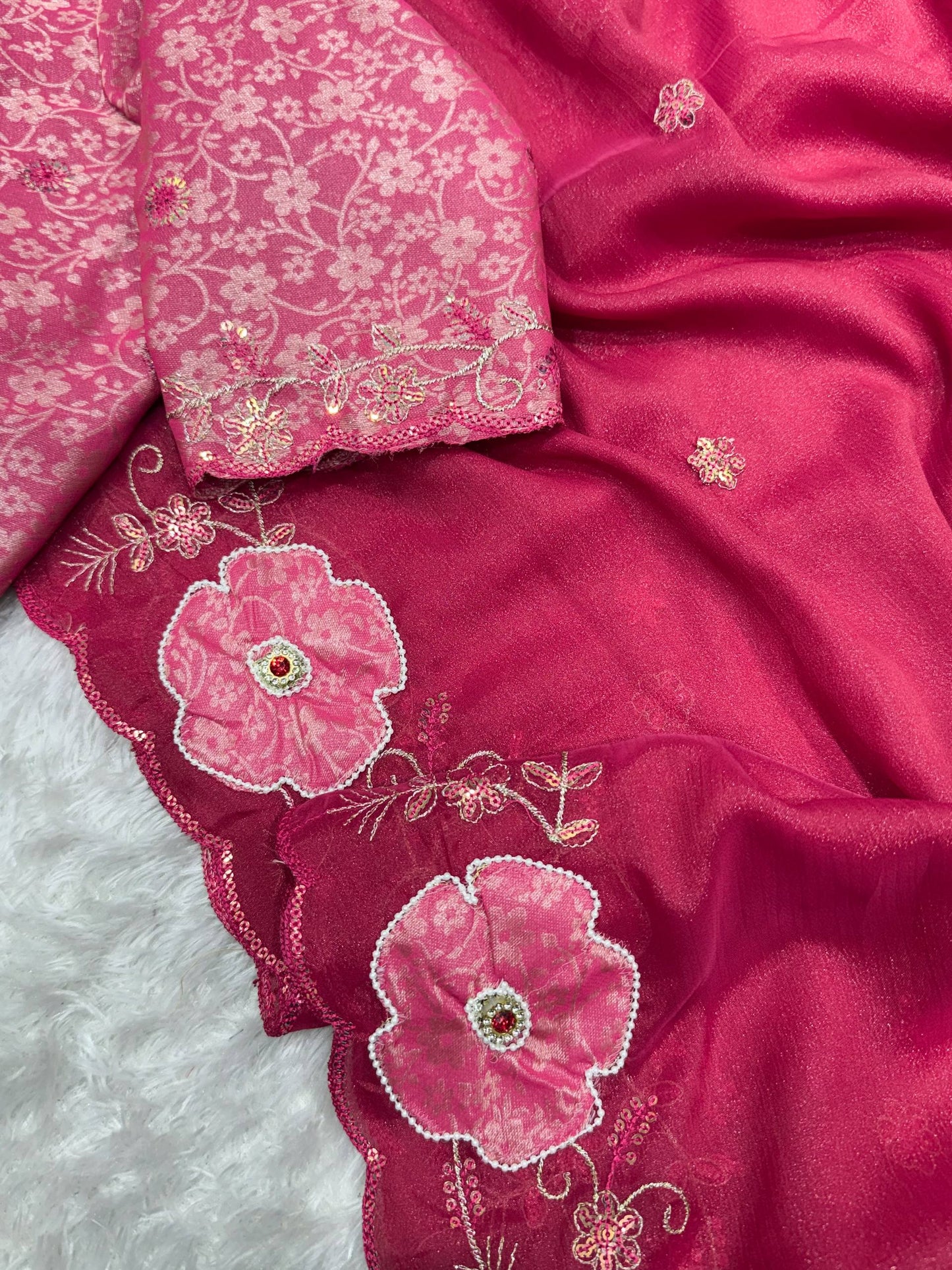 Designer Floral Border Saree With Brocade Un-Stitched Blouse