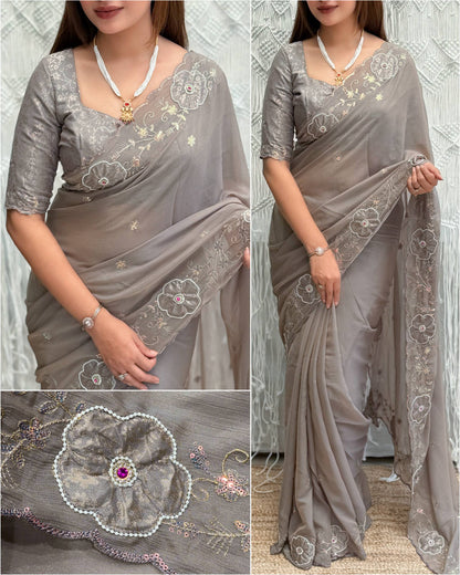 Designer Floral Border Saree With Brocade Un-Stitched Blouse