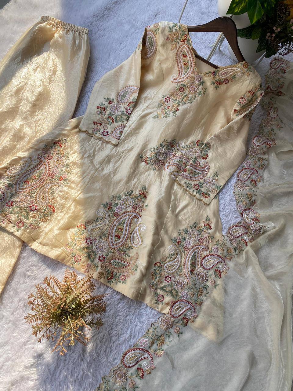 Floral-Paisley Thread Work Kurta Set With Flared Palazzo