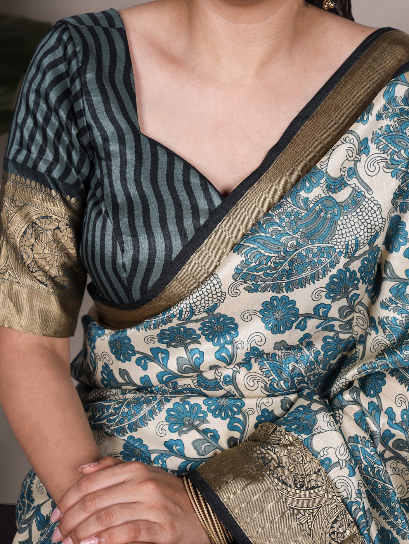 Floral Weaving Silk Saree with Rich Zari Border