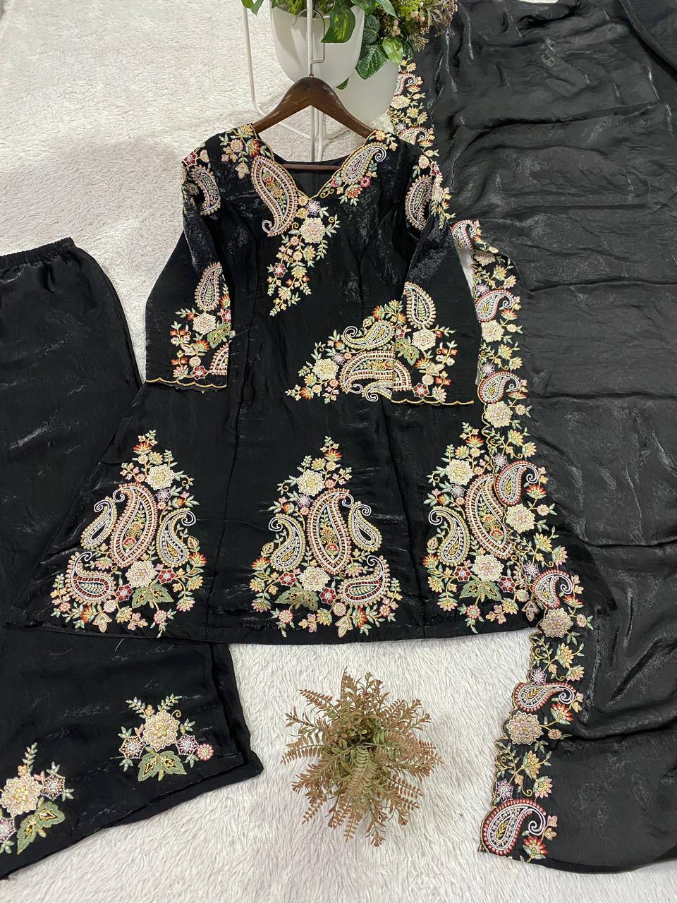 Floral-Paisley Thread Work Kurta Set With Flared Palazzo