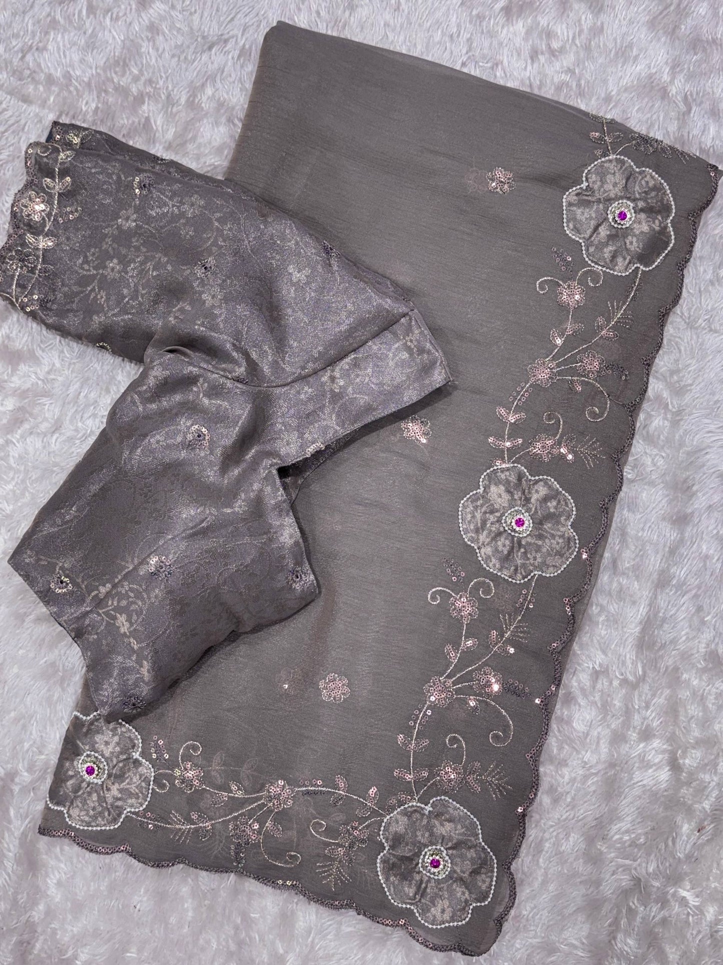 Designer Floral Border Saree With Brocade Un-Stitched Blouse