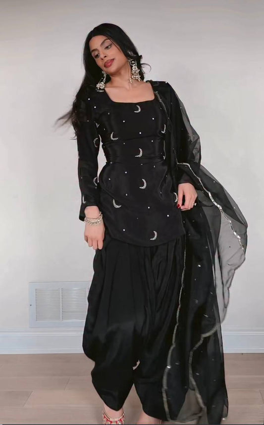 Black Farshi Suit Set With Moon Embroidery And Dupatta