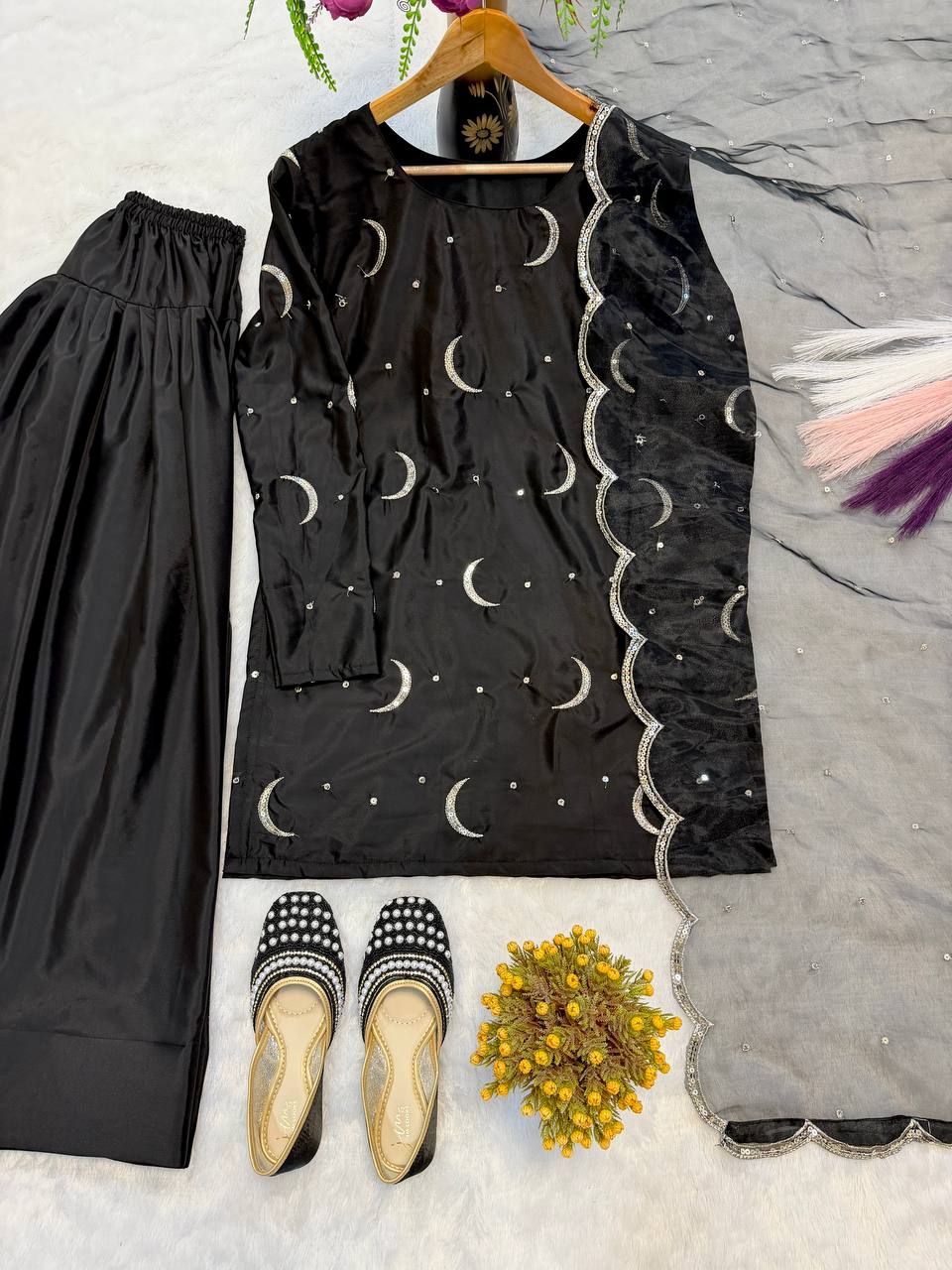 Black Farshi Suit Set With Moon Embroidery And Dupatta