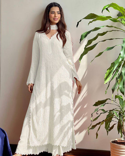 White Chikankari Kurti With Lace Detail And Full Length Ethnic Wear