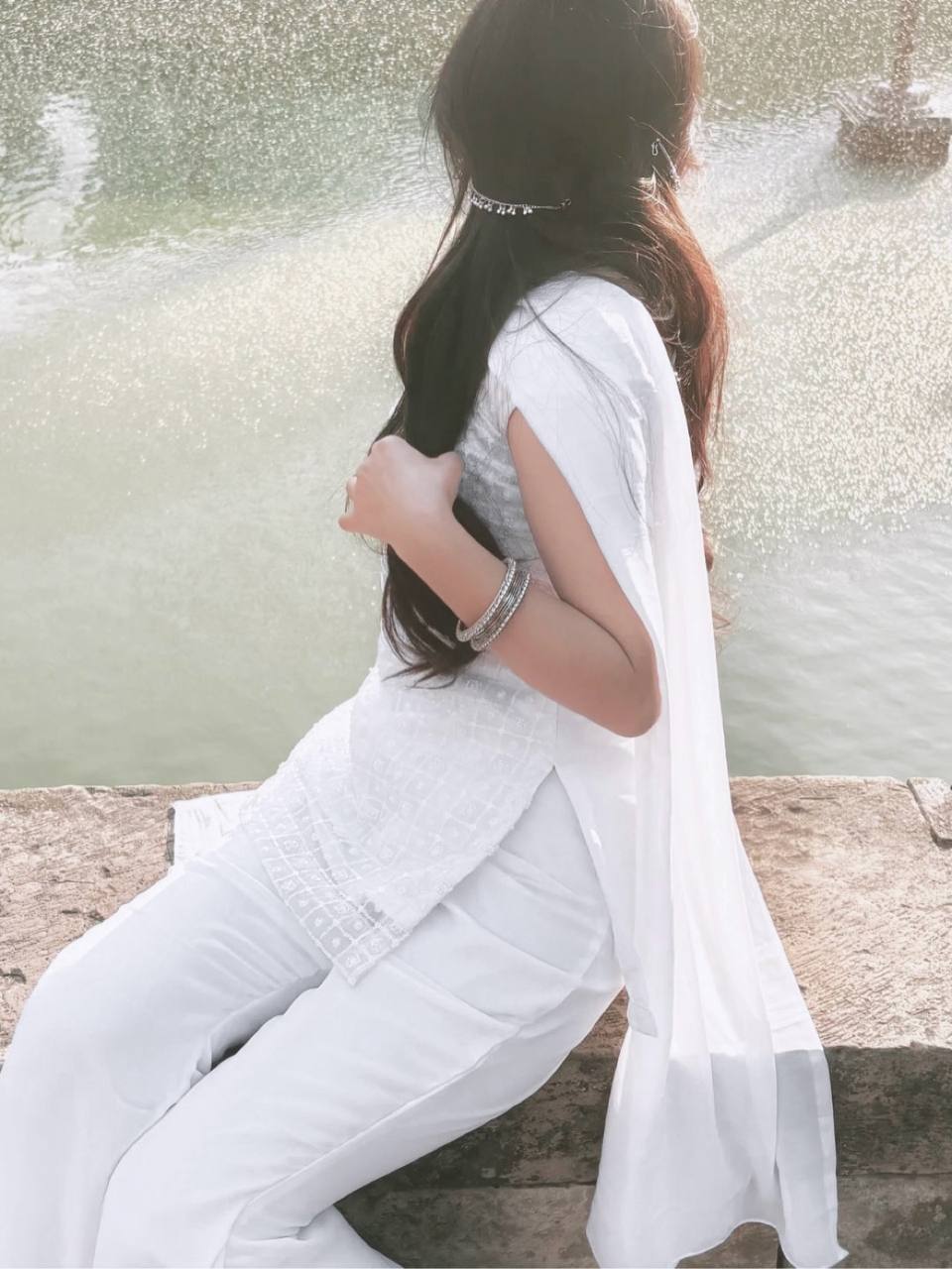 White Iconic 90's Style Set With Dupatta And Pant