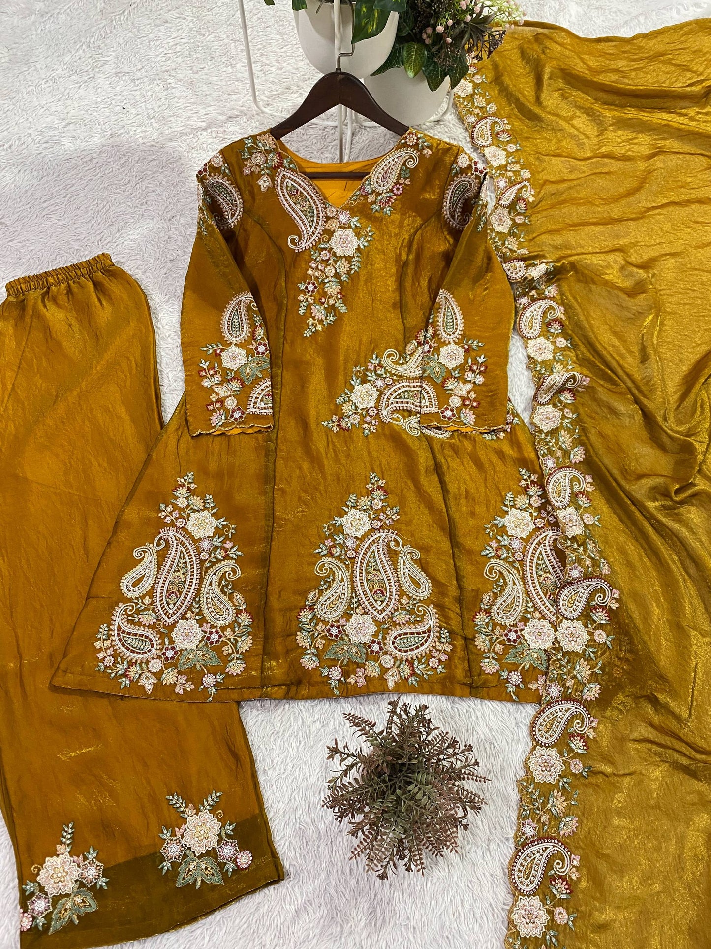 Floral-Paisley Thread Work Kurta Set With Flared Palazzo