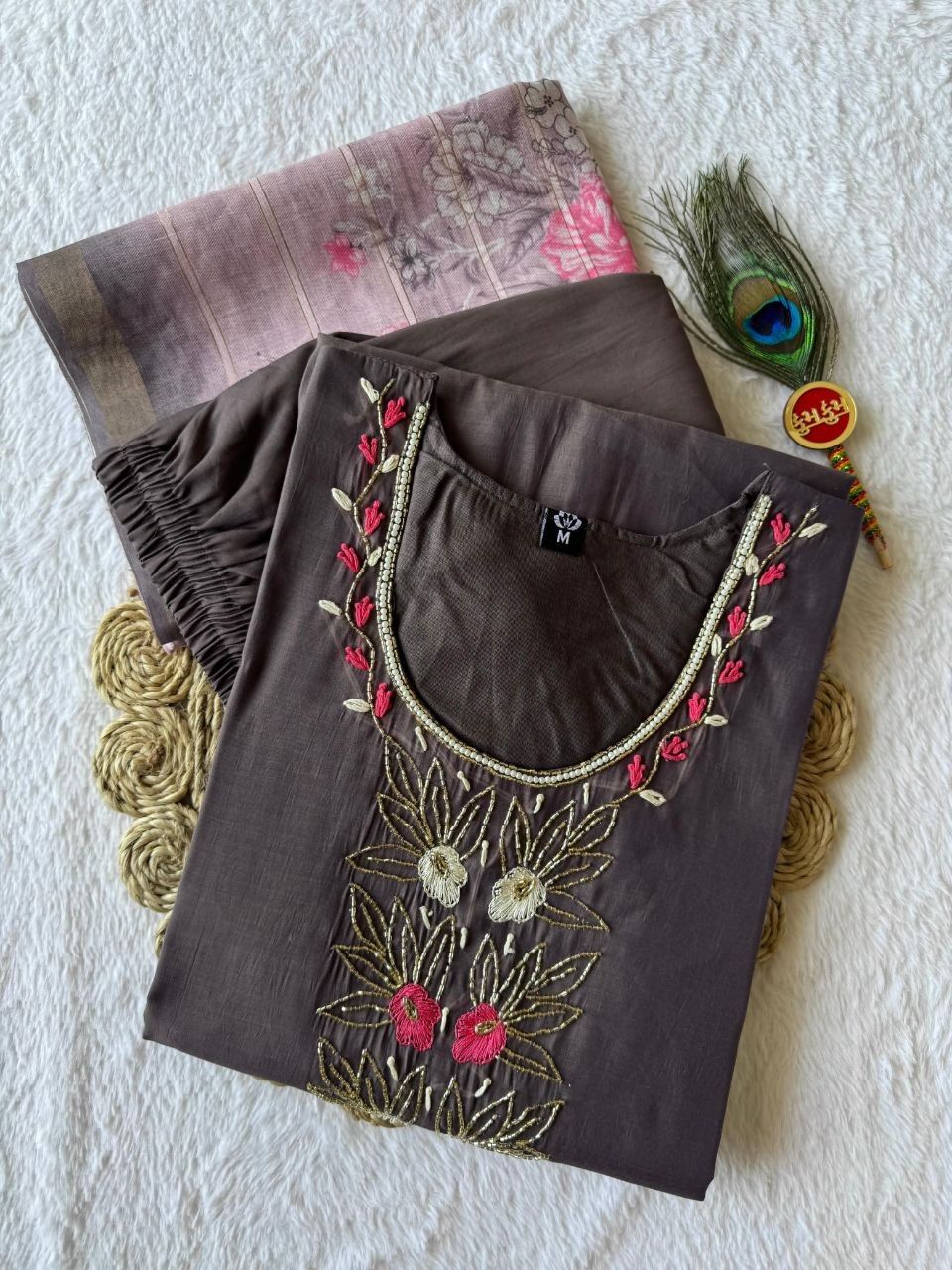 Grey Embroidered Floral Kurti With Pink Floral Printed Dupatta